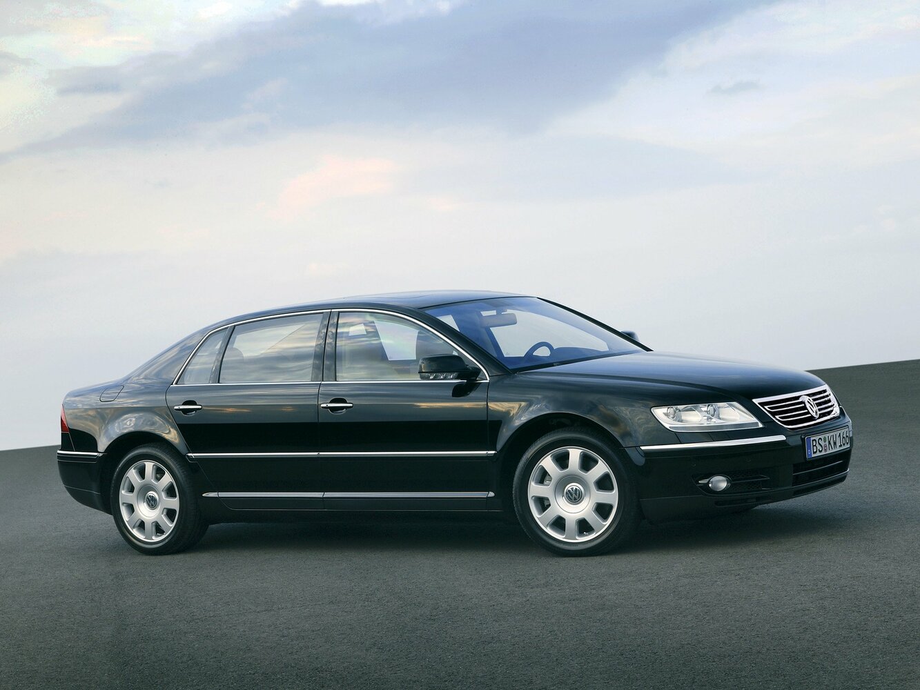 Volkswagen Phaeton I (2002-2016) - Седан Long