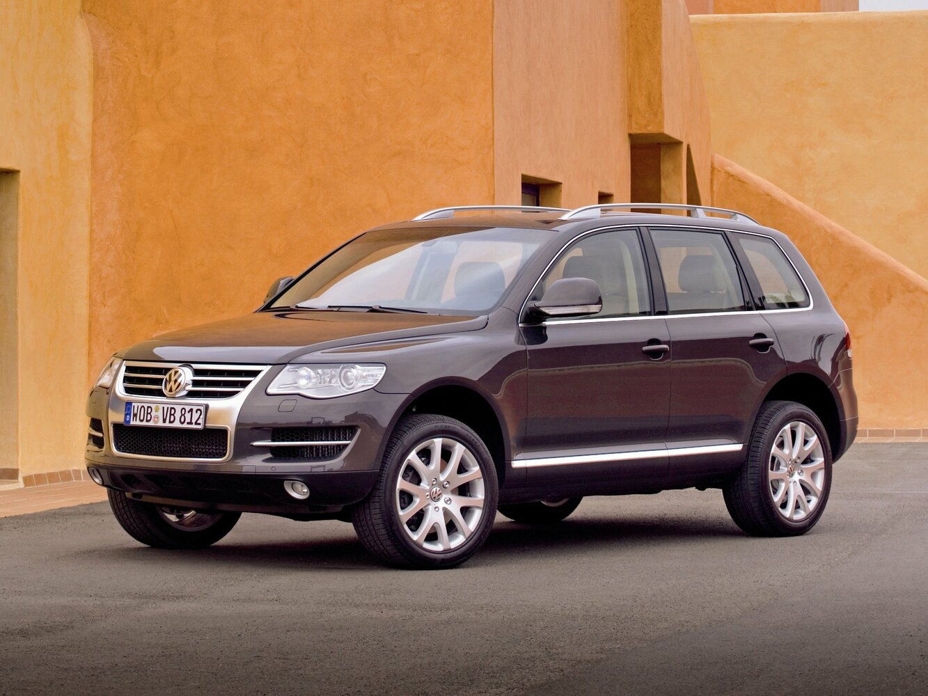 Volkswagen Touareg I (2002-2010) - Внедорожник 5 дв.