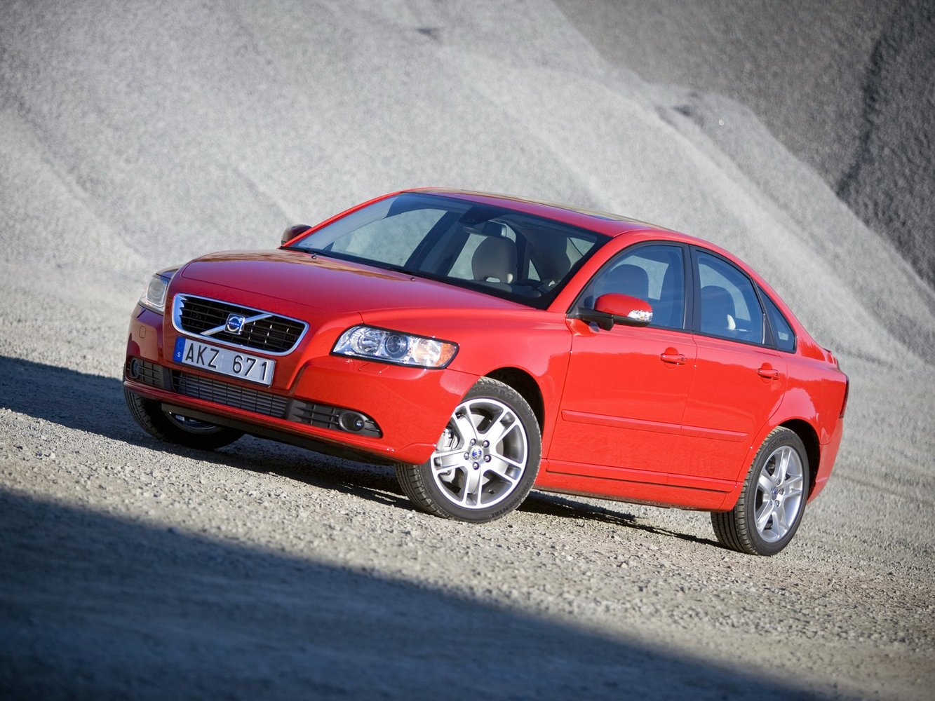 Volvo S40 II (2004-2012) - Седан