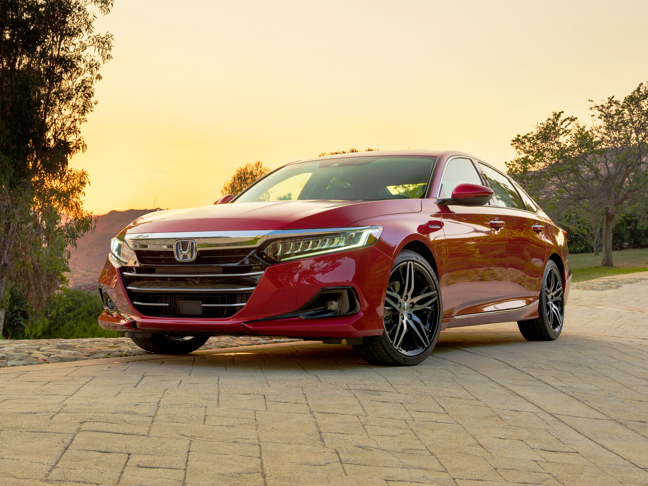 Honda Accord X (2017-2023) - Седан
