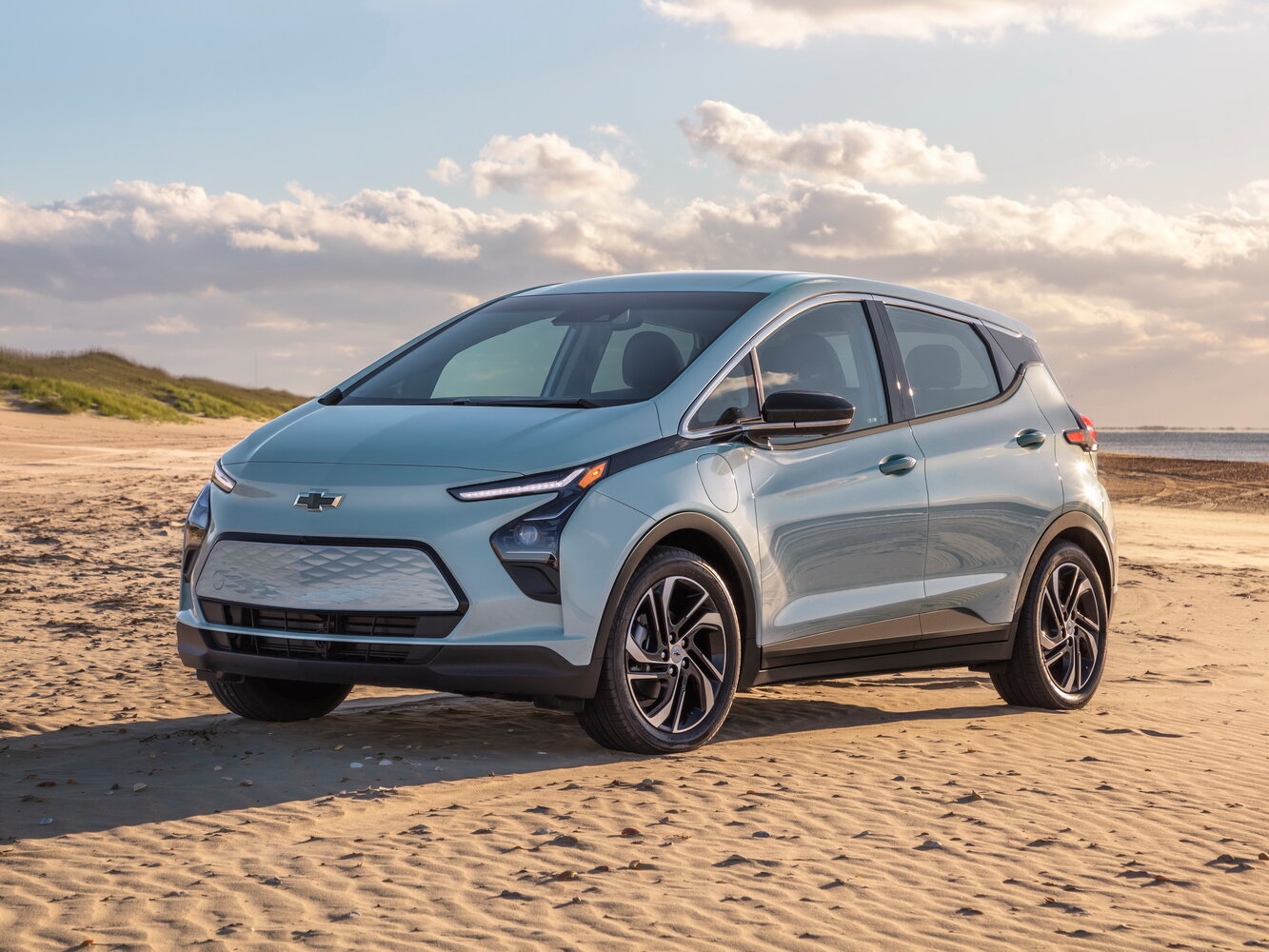 Chevrolet Bolt I (2016-2023) - Хэтчбек 5 дв.