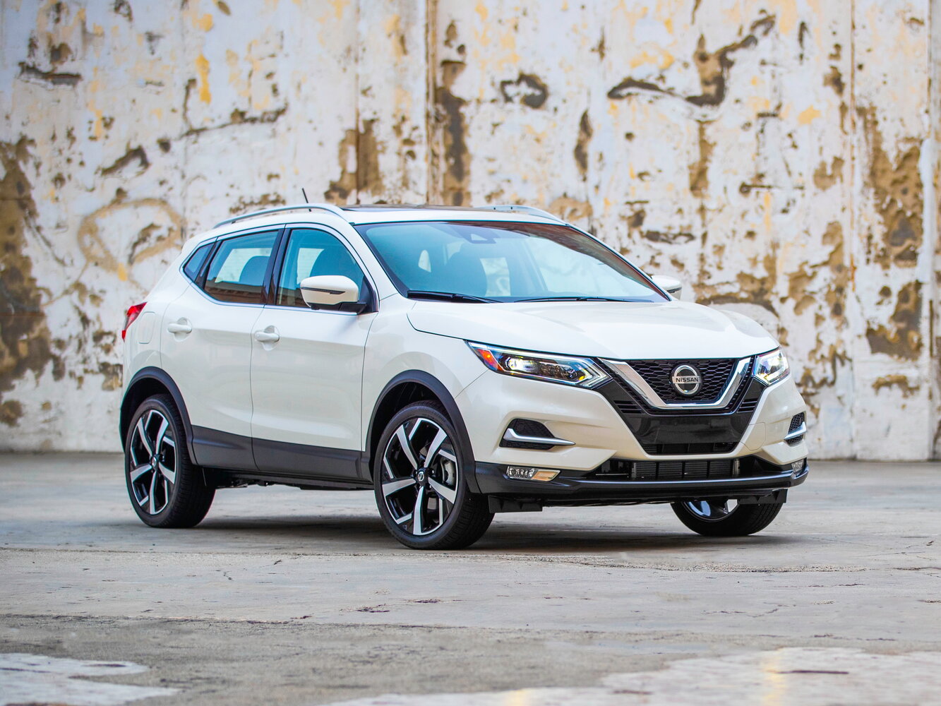 Nissan Rogue Sport I (2017-2022) - Внедорожник 5 дв.