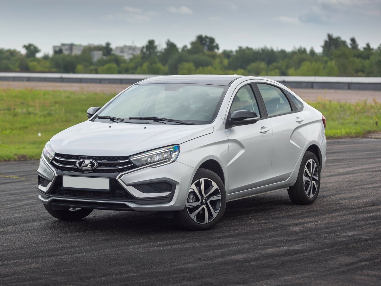 Lada (ВАЗ) Vesta I (2015-2026) - Седан