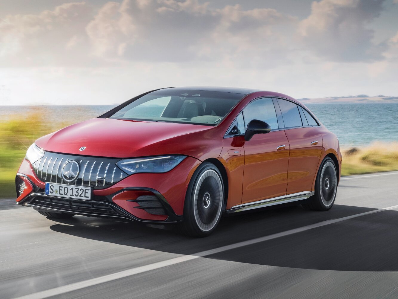 Mercedes-Benz EQE AMG I (2022-2026) - Седан