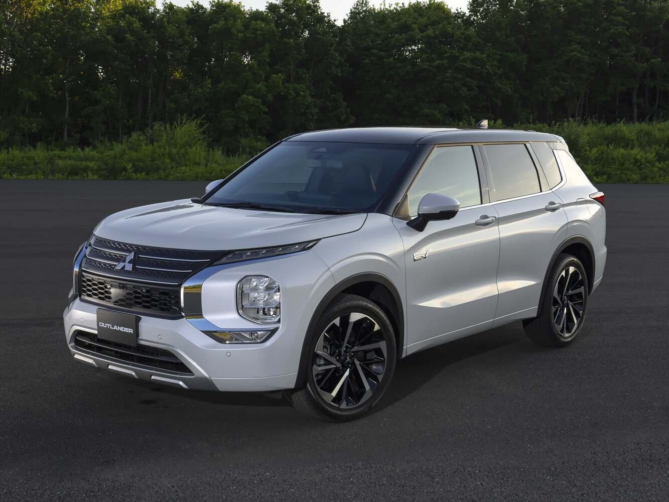 Mitsubishi Outlander IV (2021-2026) - Внедорожник 5 дв.
