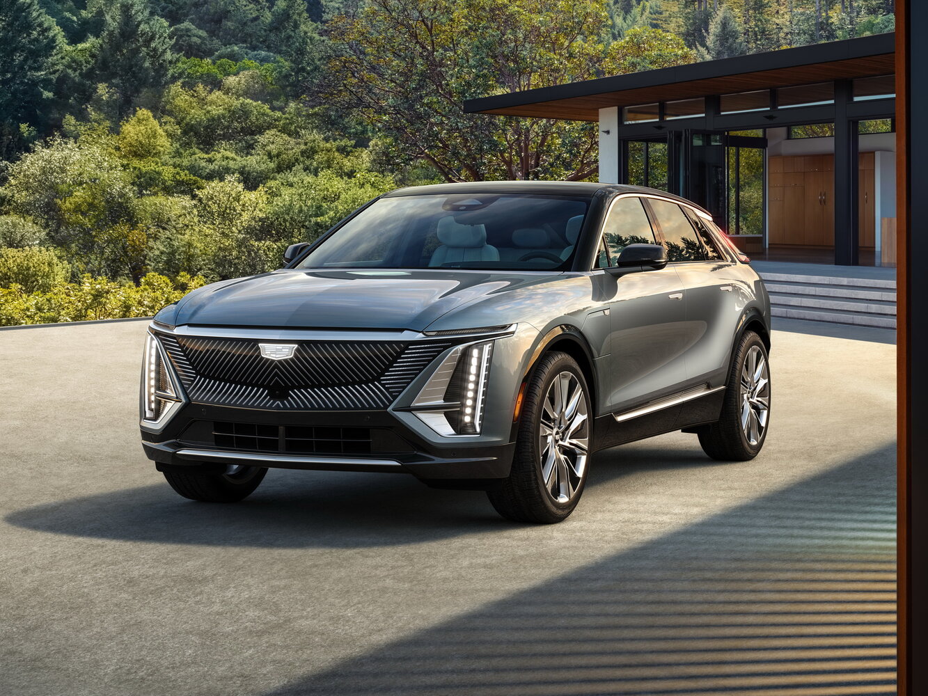 Cadillac Lyriq I (2022-2026) - Внедорожник 5 дв.