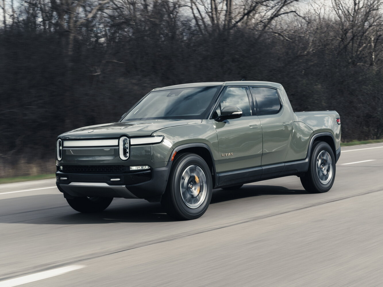 Rivian R1T I (2021-2026) - Пикап Двойная кабина