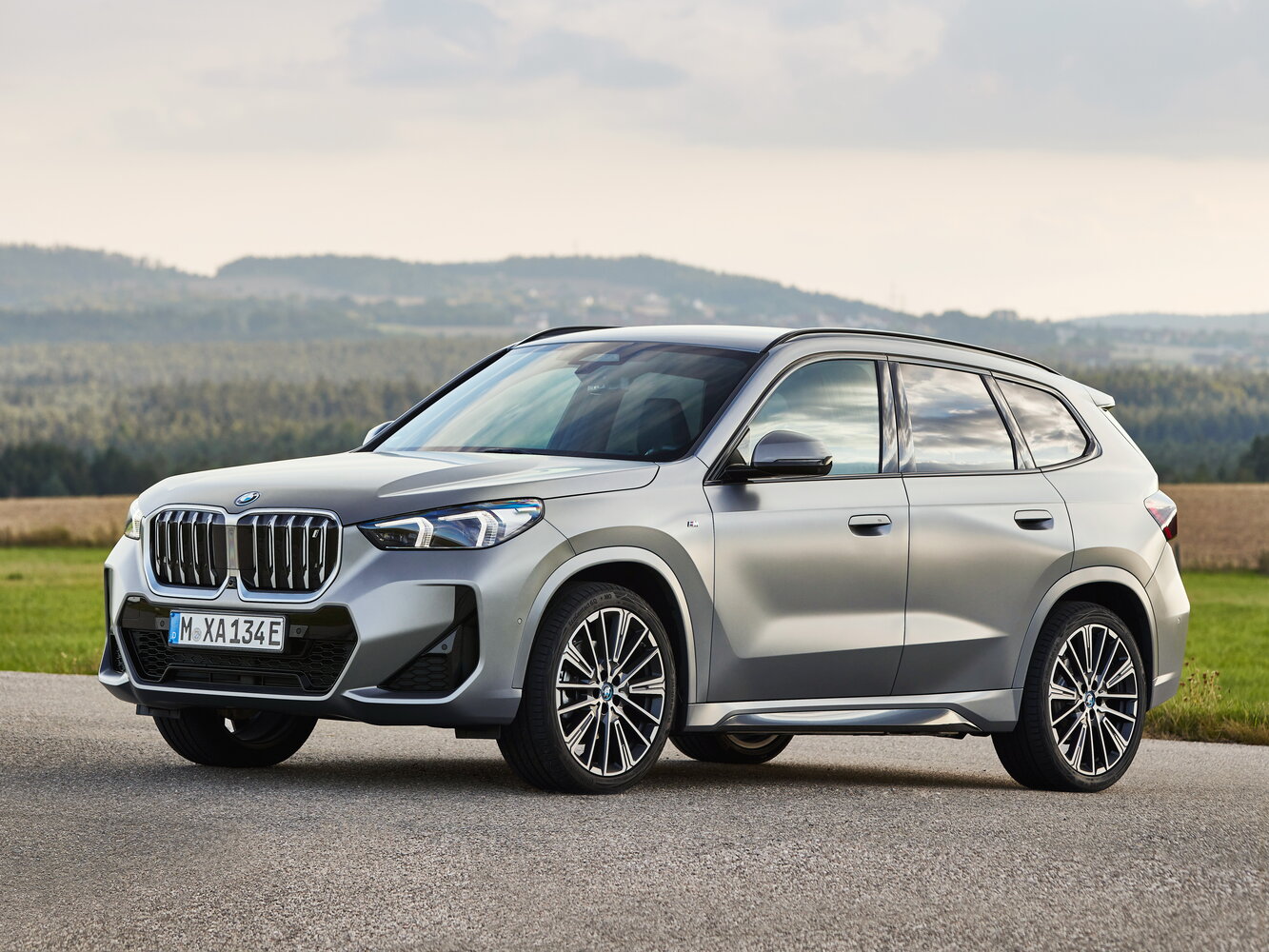 BMW iX1 I (2022-2026) - Внедорожник 5 дв.