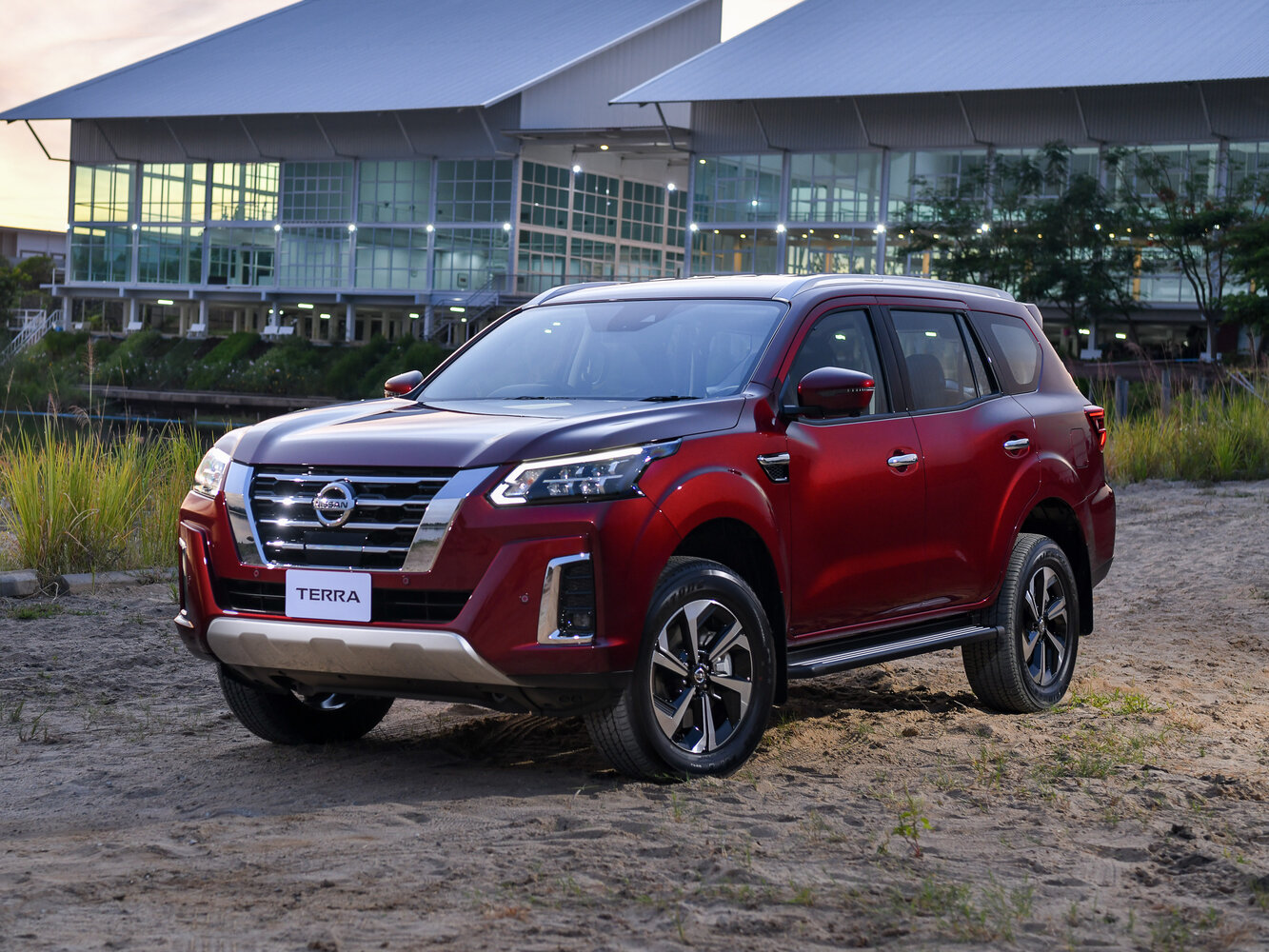 Nissan Terra I (2018-2026) - Внедорожник 5 дв.