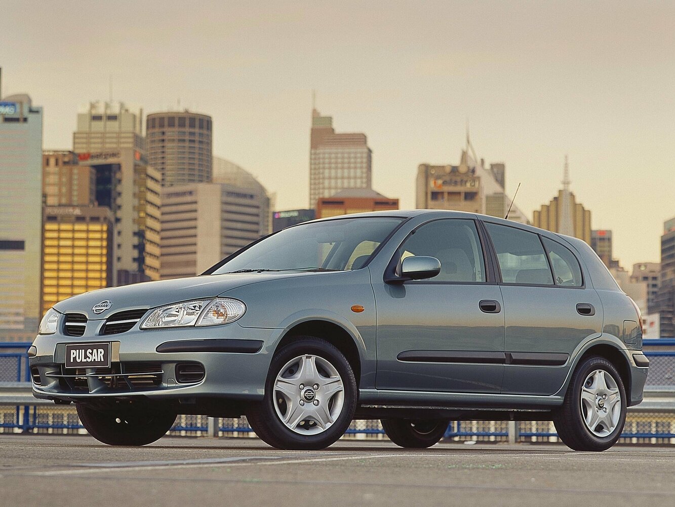 Nissan Pulsar N16 (2000-2005) - Хэтчбек 5 дв.