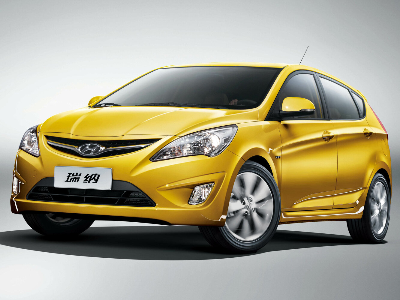 Hyundai Verna III (2010-2017) - Хэтчбек 5 дв.