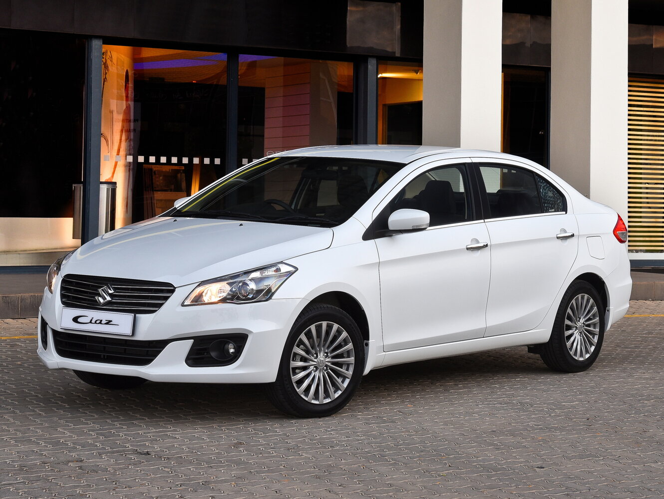 Suzuki Ciaz I (2014-2025) - Седан