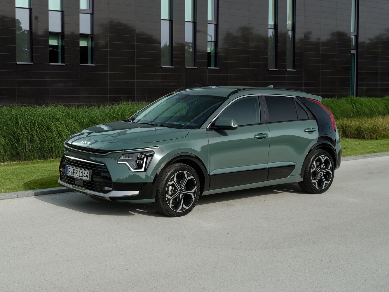 Kia Niro II (2022-2026) - Внедорожник 5 дв.