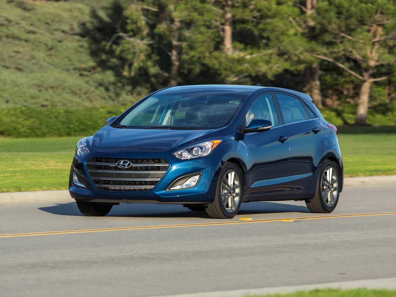 Hyundai Elantra V (2010-2016) - Хэтчбек 5 дв. GT
