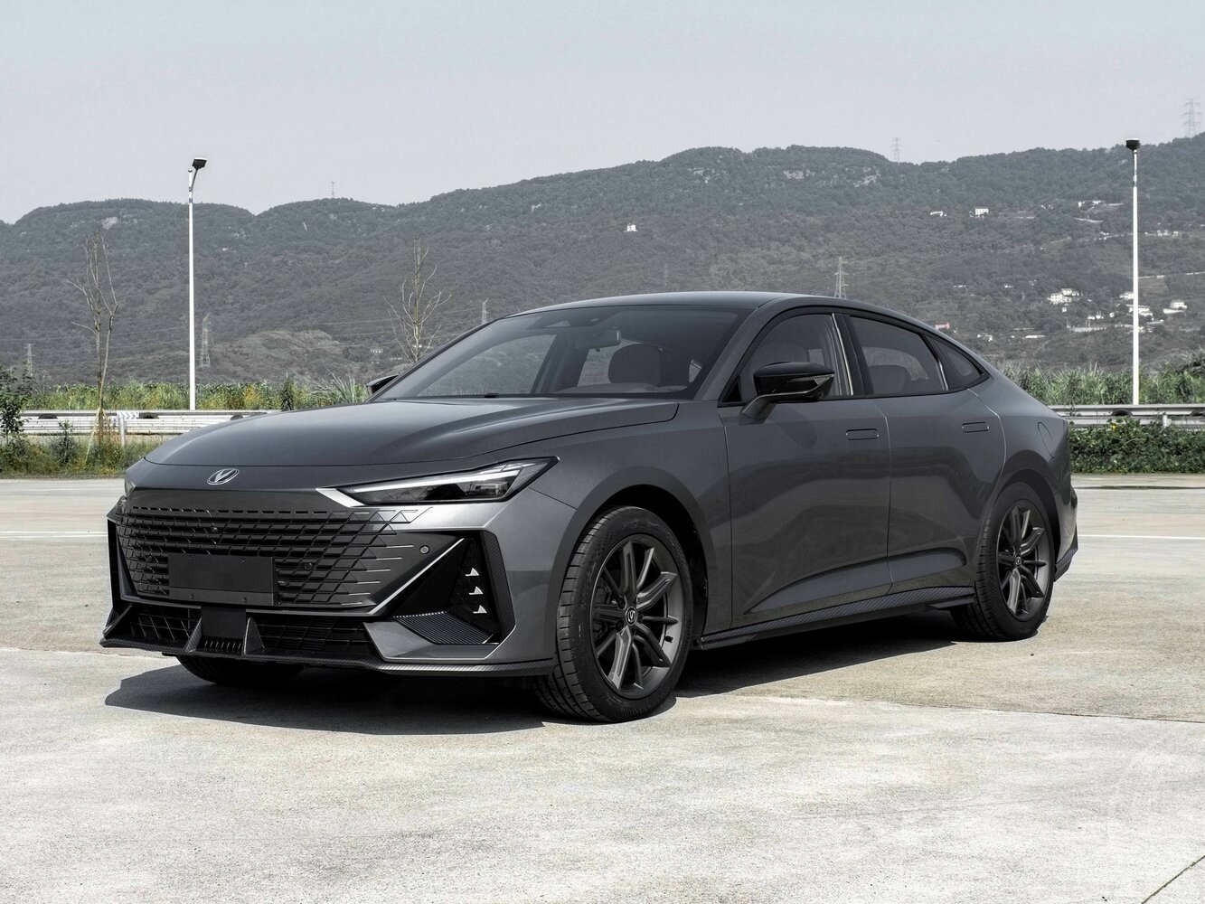 Changan UNI-V I (2022-2026) - Лифтбек