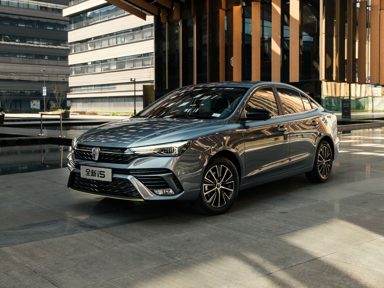 Roewe i5 I (2017-2026) - Седан