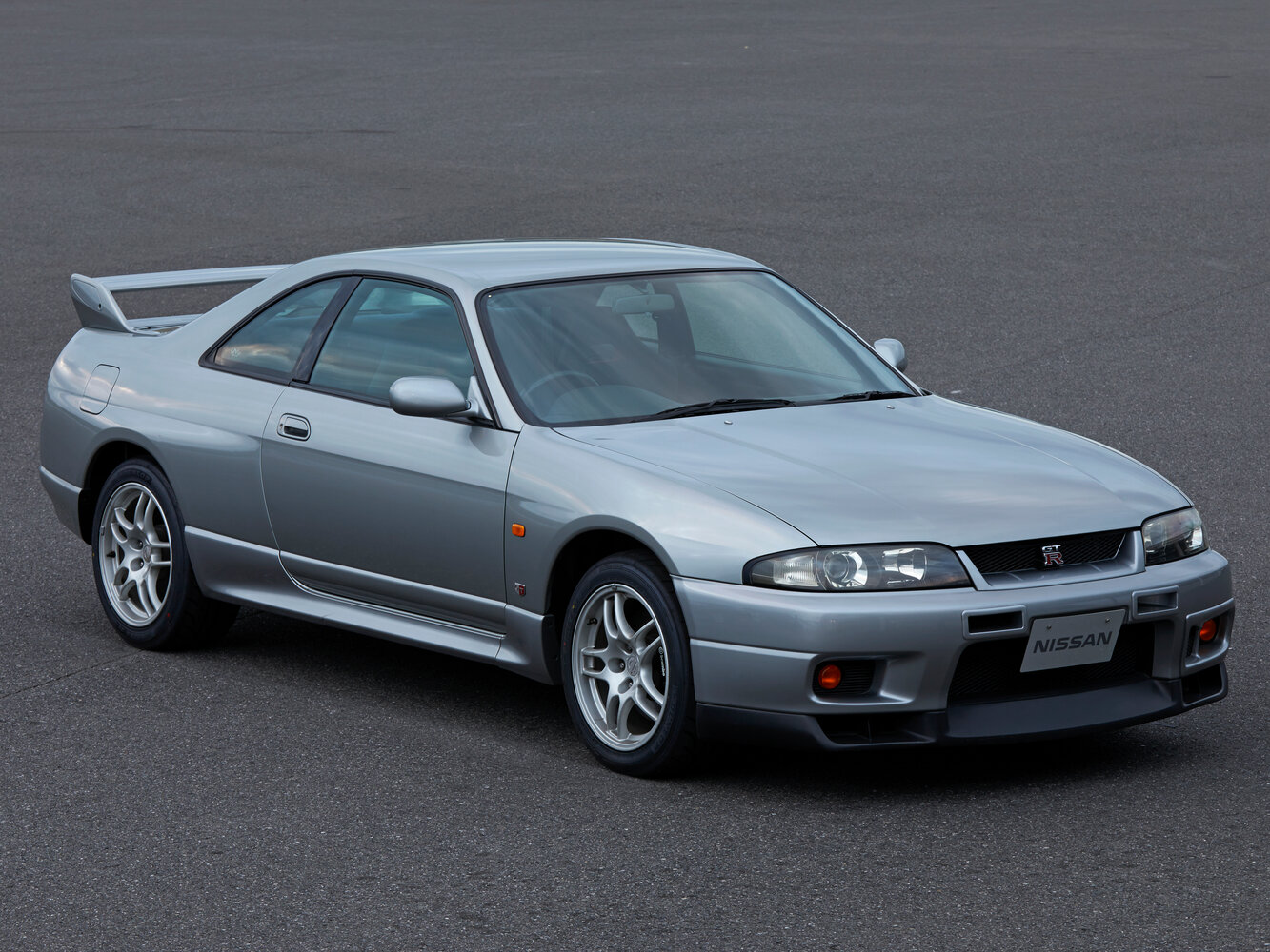 Nissan Skyline IX (1993-1998) - Купе GT-R
