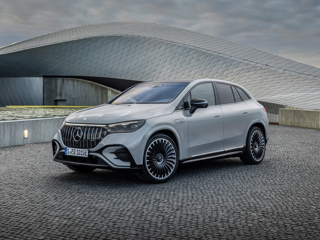 Mercedes-Benz EQE SUV AMG I (2022-2026) - Внедорожник 5 дв.