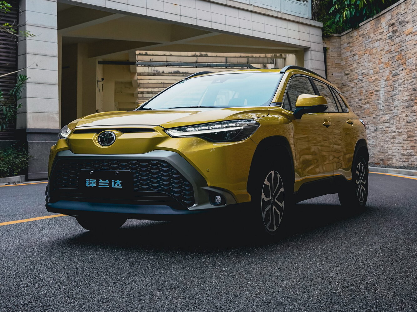 Toyota Frontlander I (2021-2026) - Внедорожник 5 дв.