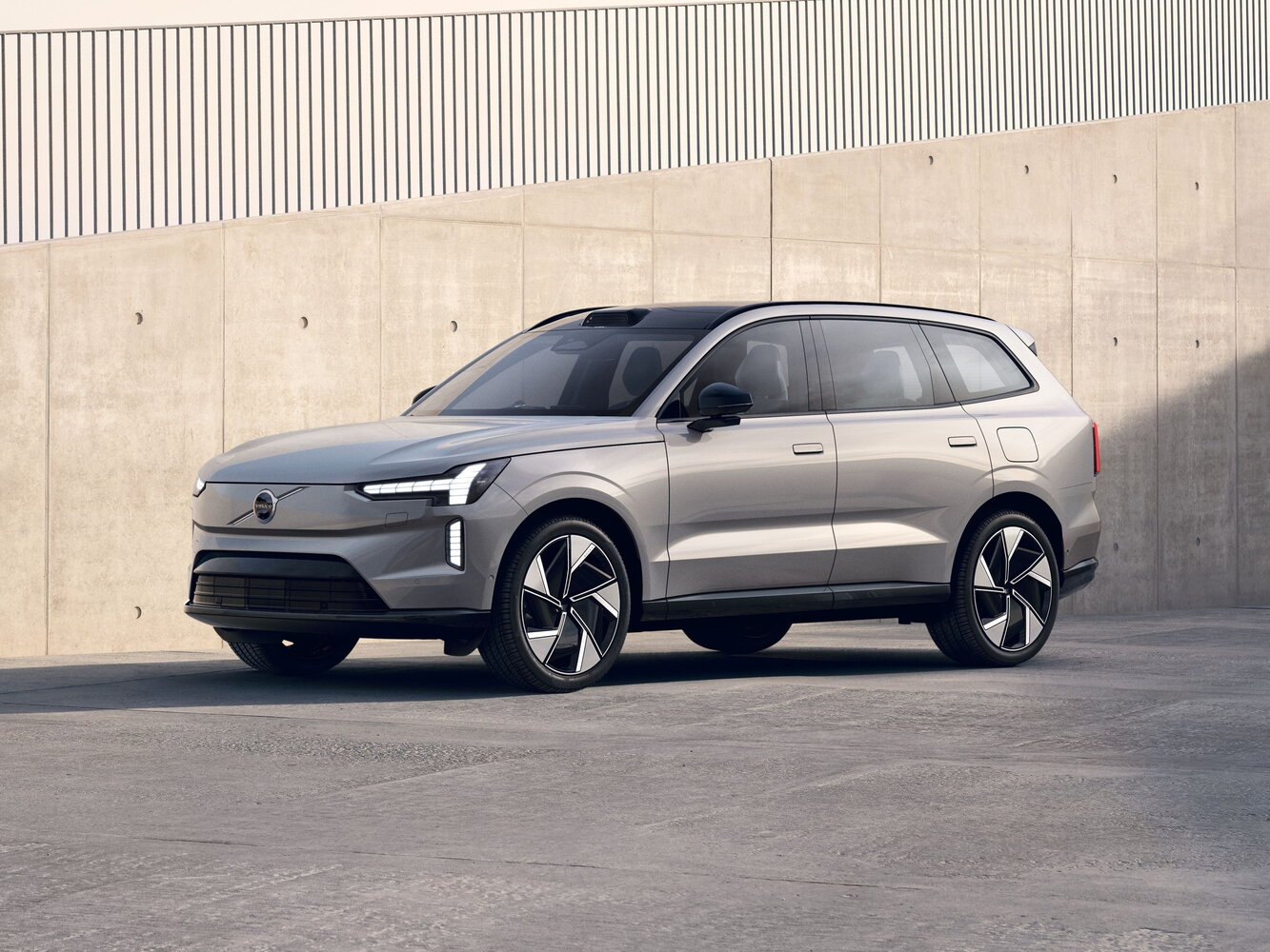 Volvo EX90 I (2023-2026) - Внедорожник 5 дв.