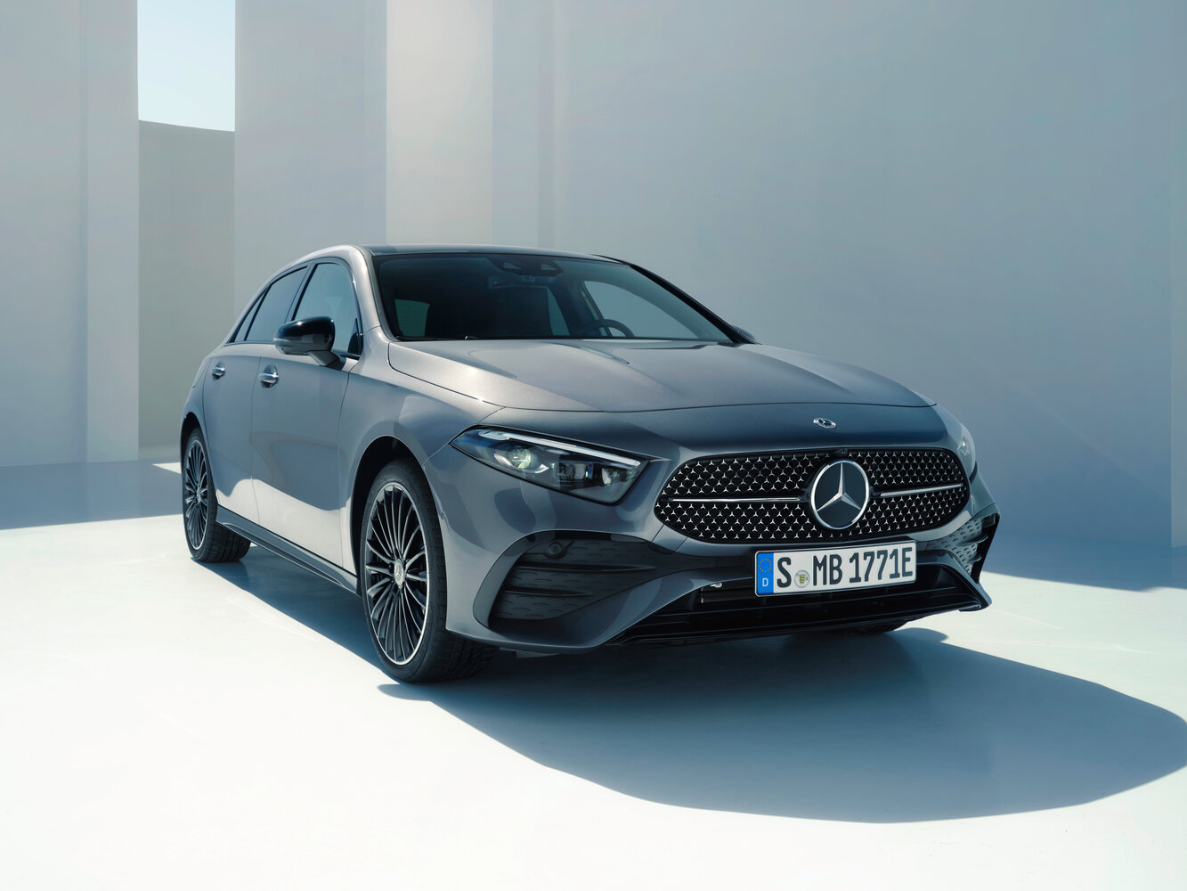 Mercedes-Benz A-Класс IV (2018-2026) - Хэтчбек 5 дв.