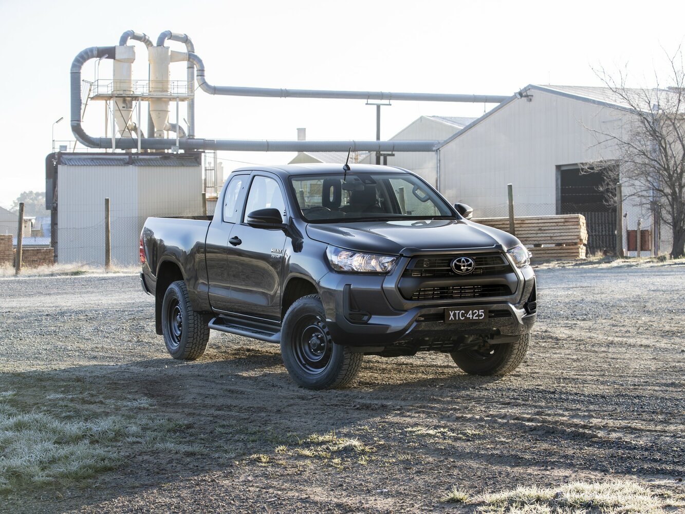 Toyota Hilux VIII (2015-2026) - Пикап Полуторная кабина Extra Cab