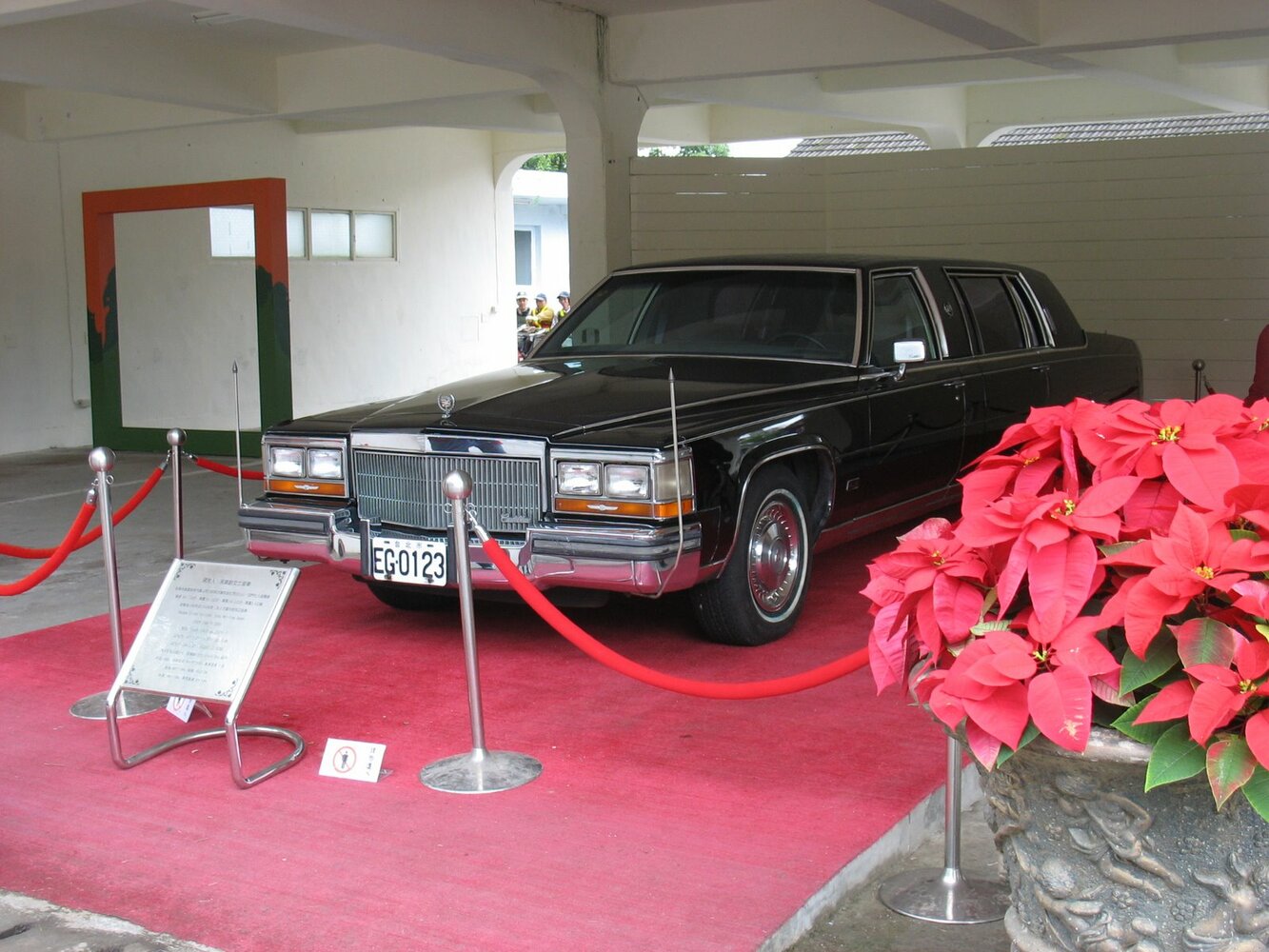 Cadillac Fleetwood Limousine (1977-1984) - Седан