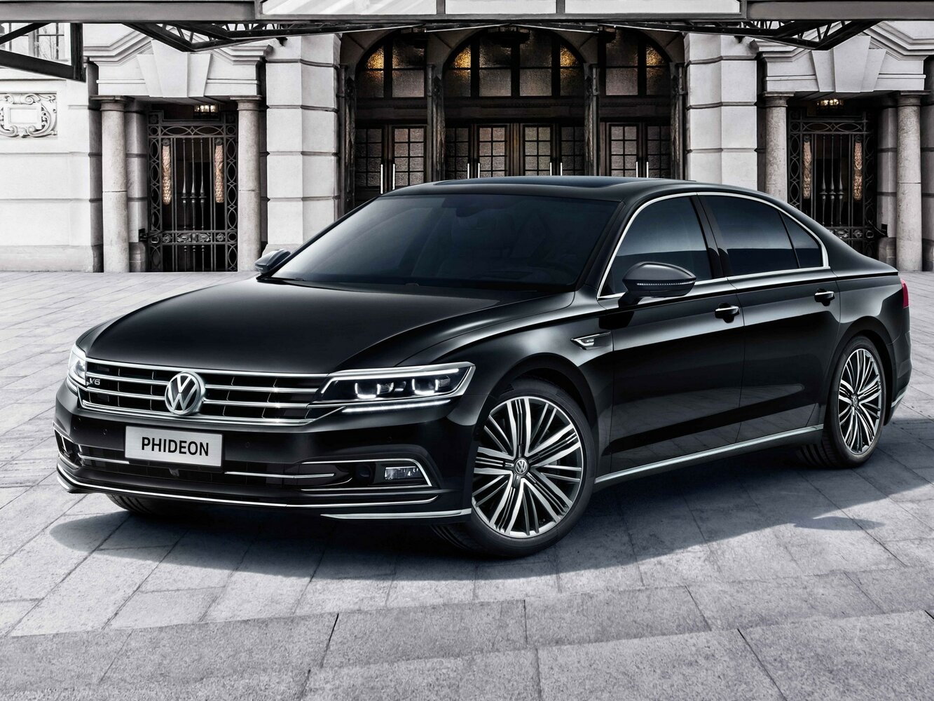 Volkswagen Phideon I (2016-2023) - Седан