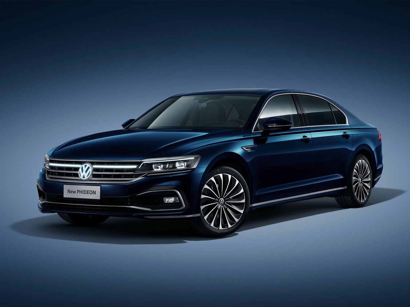 Volkswagen Phideon I (2016-2023) - Седан