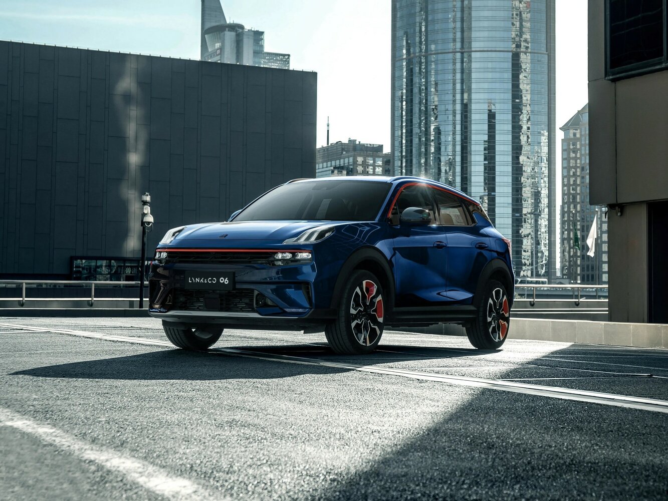 Lynk & Co 06 I (2020-2026) - Внедорожник 5 дв.