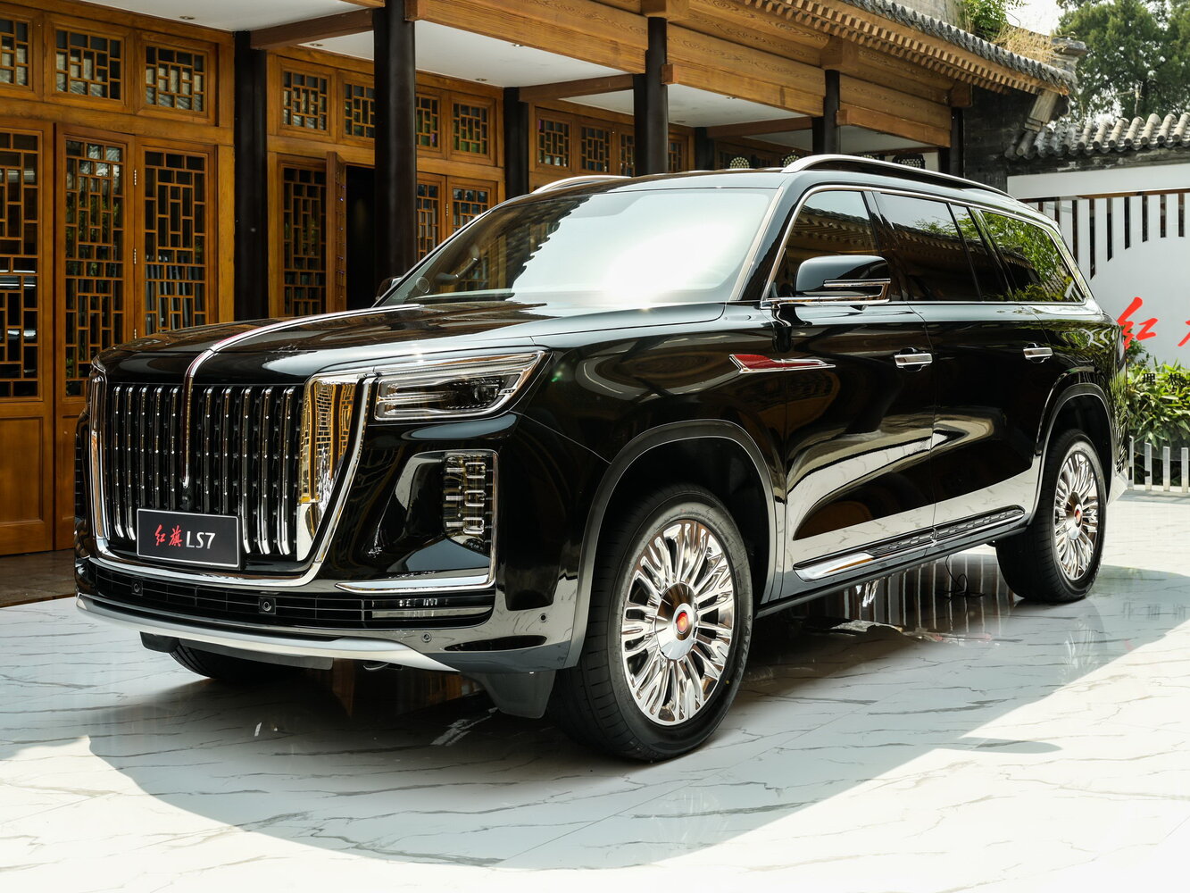 Hongqi LS7 I (2022-2026) - Внедорожник 5 дв.