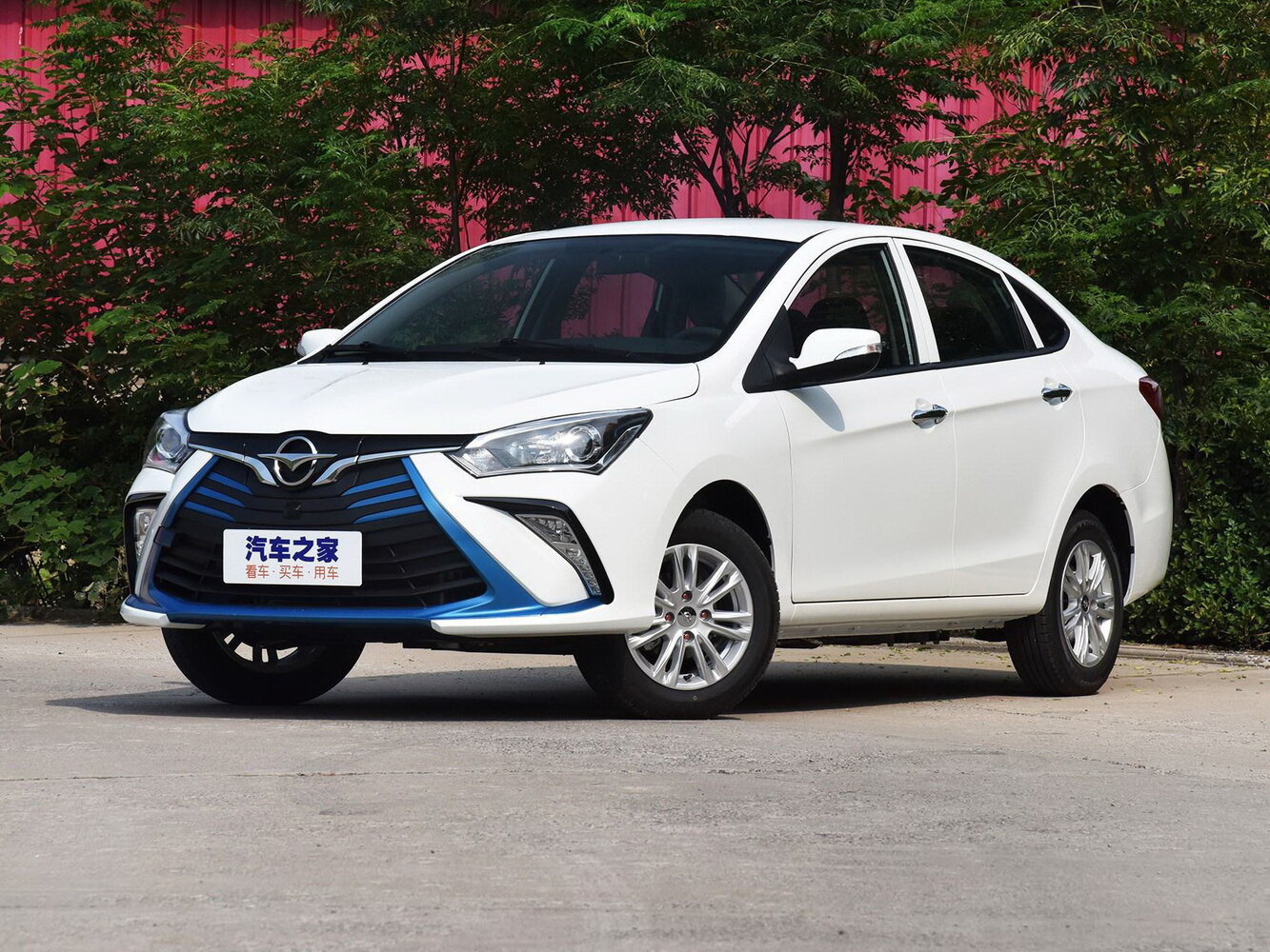 Haima E3 I (2016-2019) - Седан