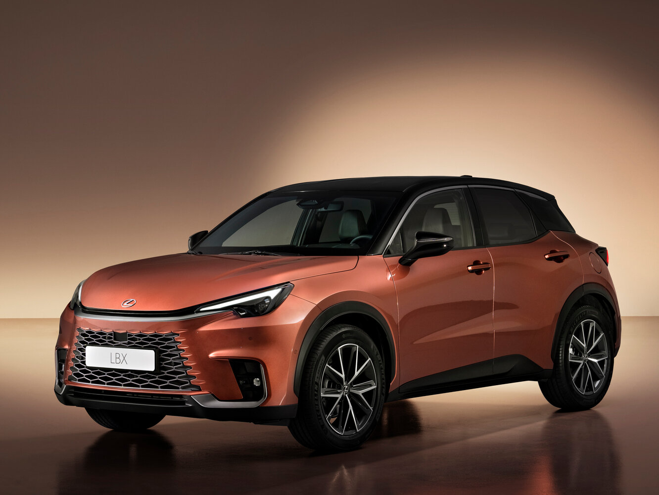 Lexus LBX I (2023-2026) - Внедорожник 5 дв.