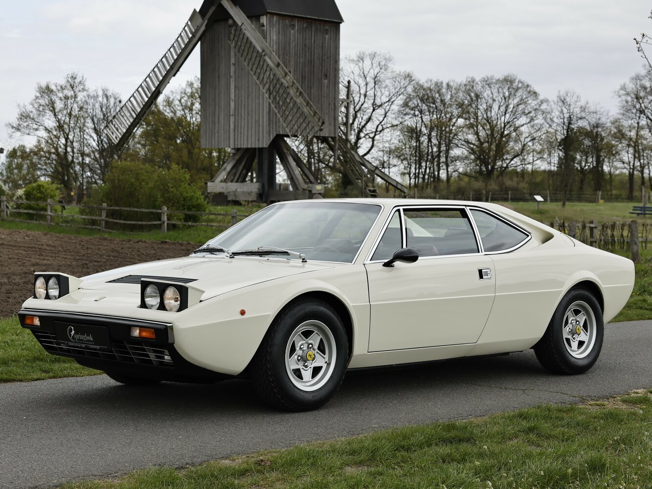 Ferrari Dino 208/308 GT4 I (1973-1978) - Купе