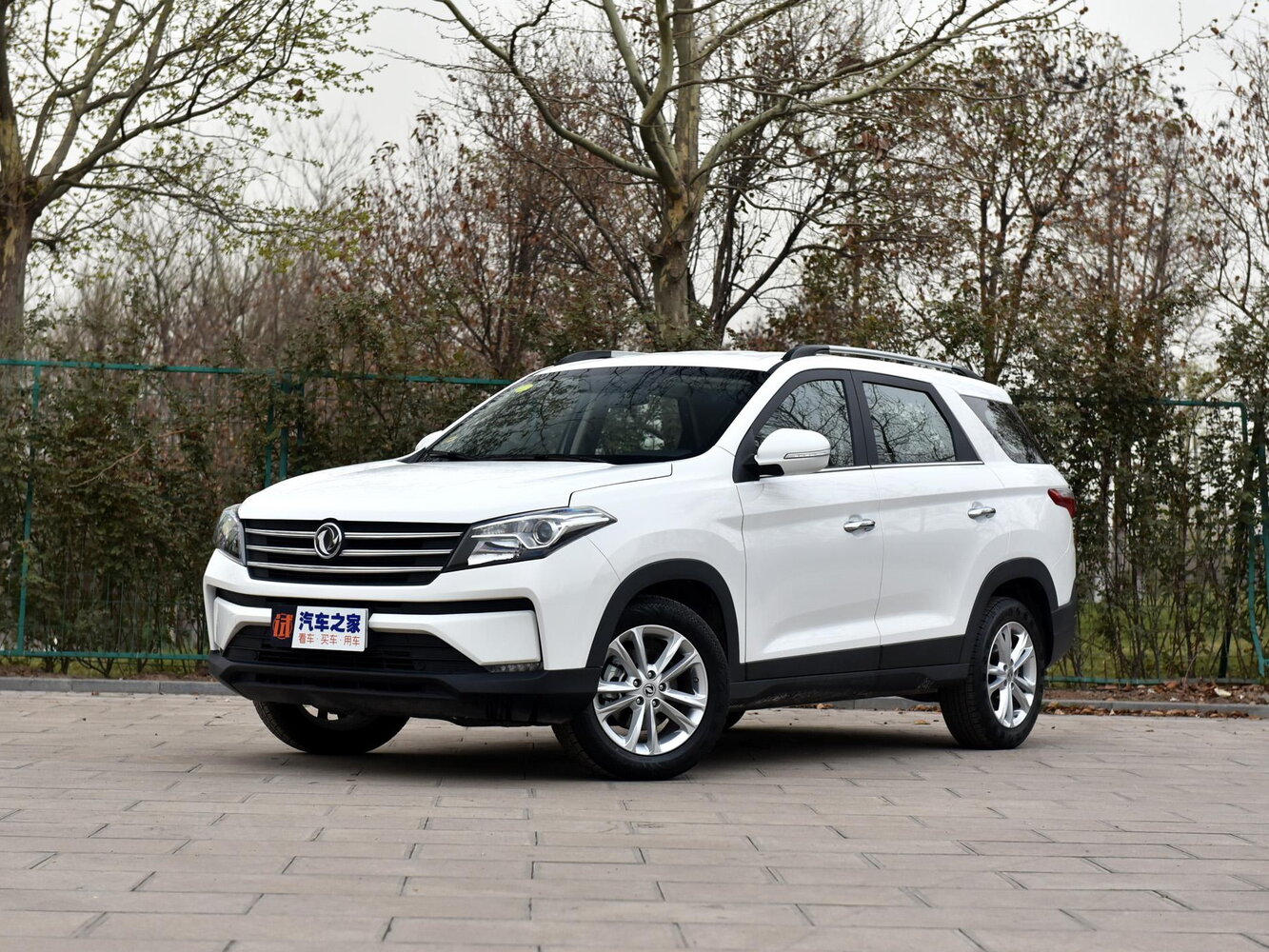 Dongfeng Fengon 560 I (2017-2026) - Внедорожник 5 дв.