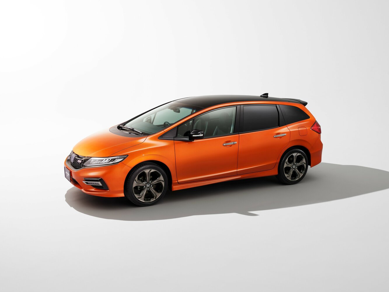Honda Jade I (2015-2020) - Компактвэн