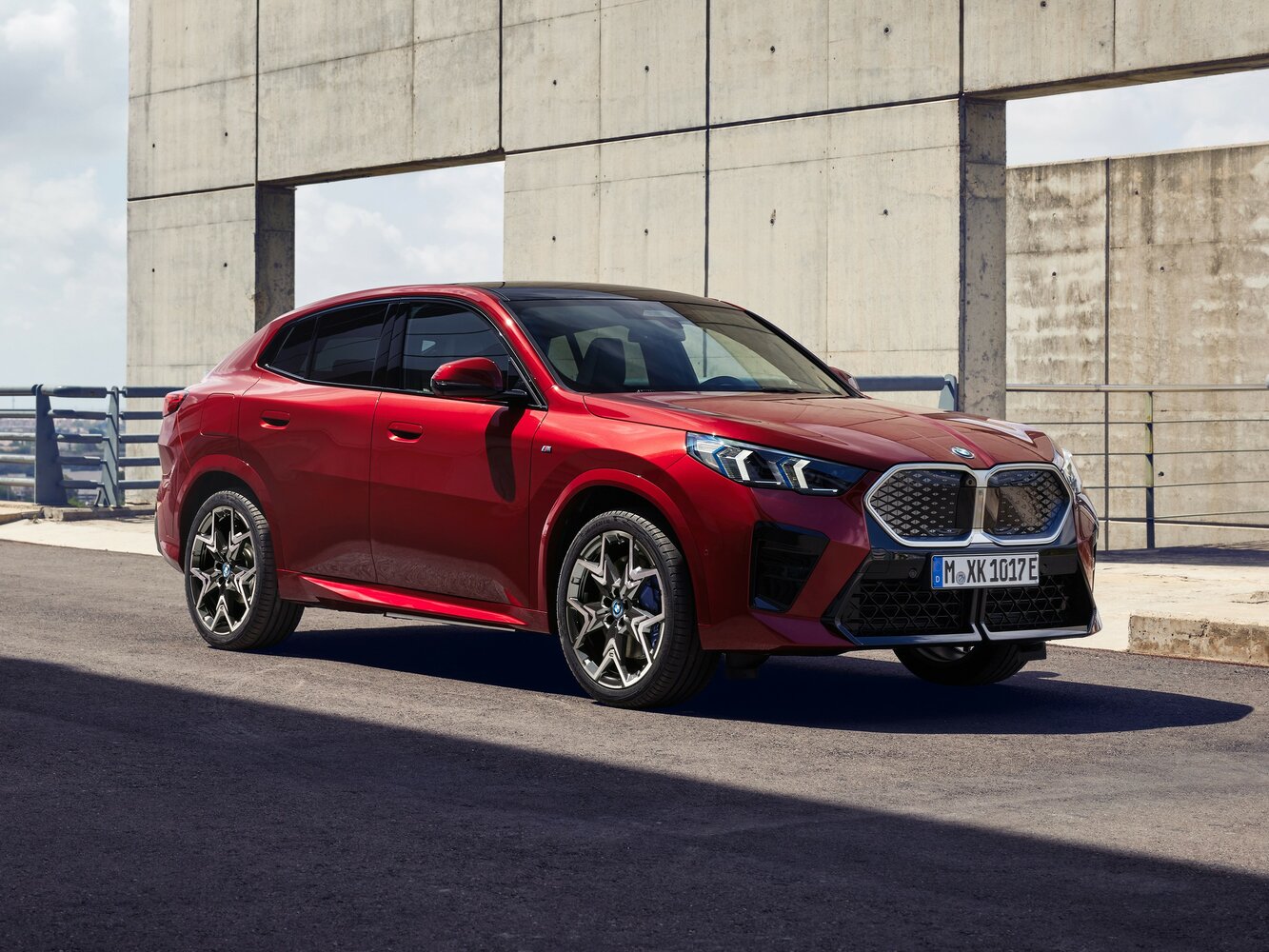 BMW iX2 I (2023-2026) - Внедорожник 5 дв.