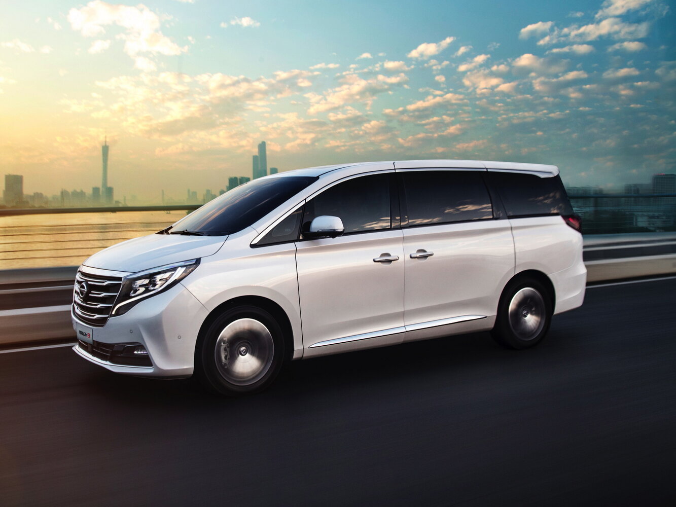 GAC Trumpchi GM8 I (2017-2020) - Минивэн
