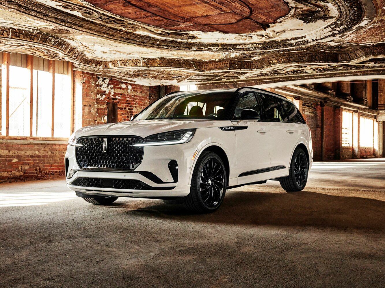 Lincoln Aviator II (2019-2026) - Внедорожник 5 дв.