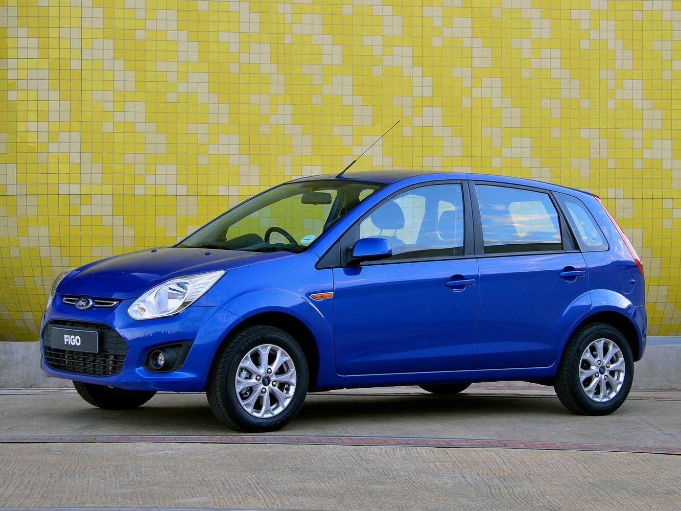 Ford Figo I (2010-2015) - Хэтчбек 5 дв.