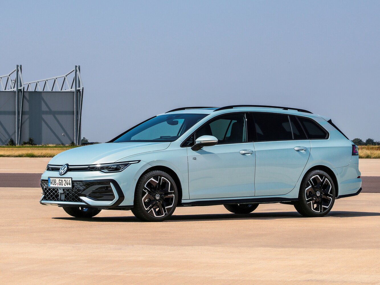 Volkswagen Golf VIII (2019-2026) - Универсал 5 дв.