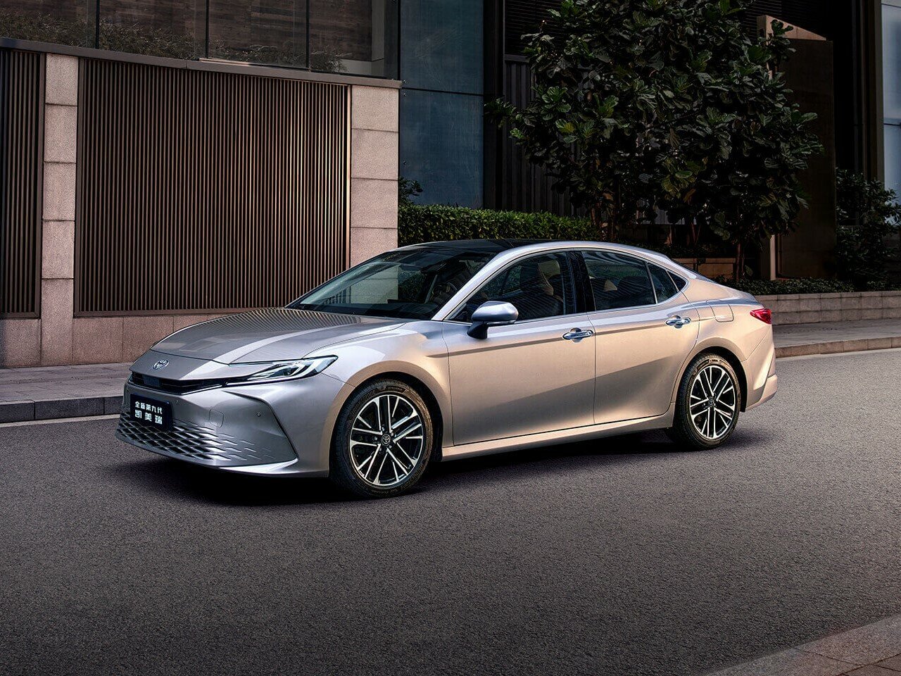 Toyota Camry IX (2023-2026) - Седан