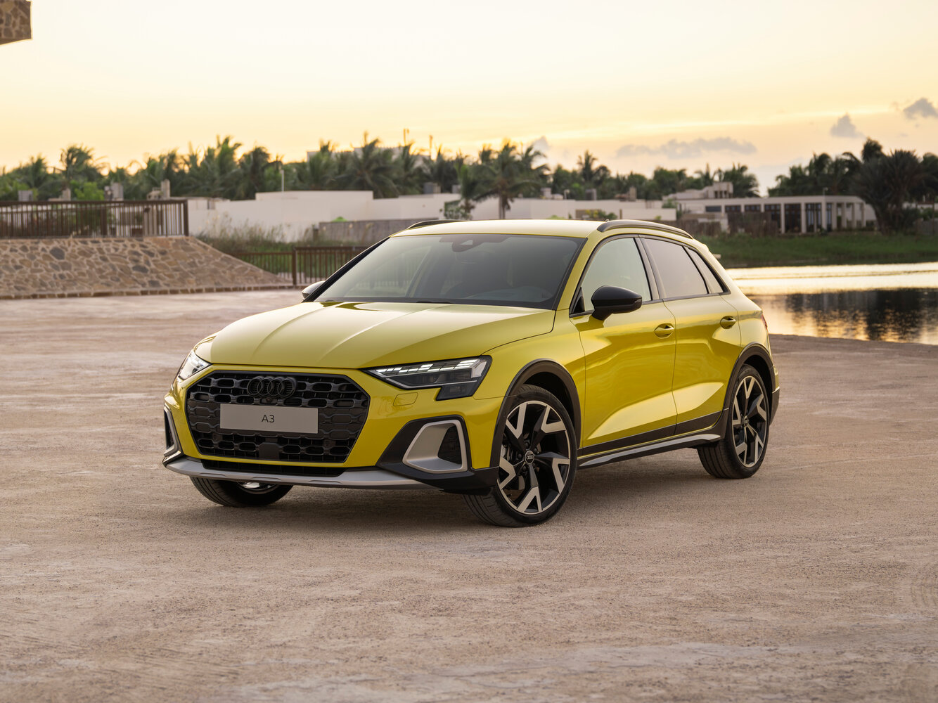 Audi A3 IV (2020-2026) - Хэтчбек 5 дв. Allstreet