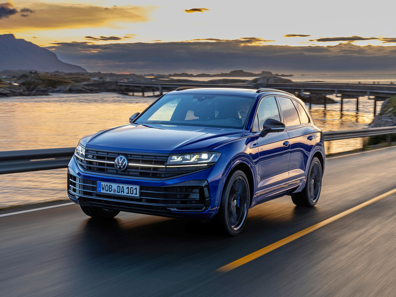 Volkswagen Touareg R III (2020-2026) - Внедорожник 5 дв.