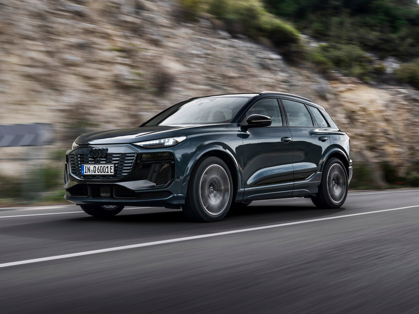 Audi Q6 e-tron I (2024-2026) - Внедорожник 5 дв.