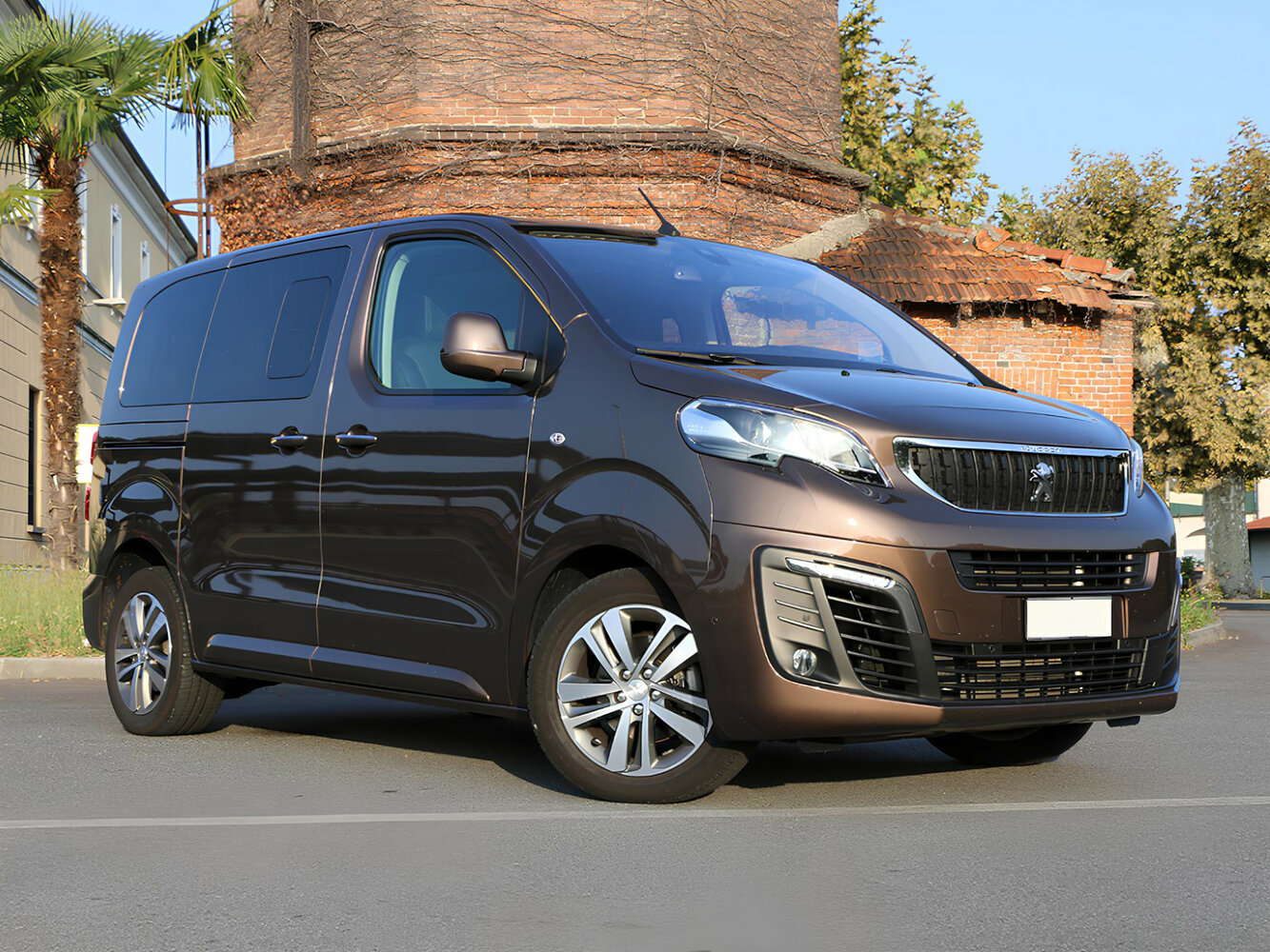 Peugeot Traveller I (2016-2026) - Минивэн Compact
