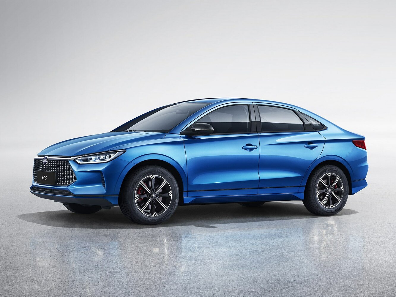 BYD E3 I (2019-2023) - Седан
