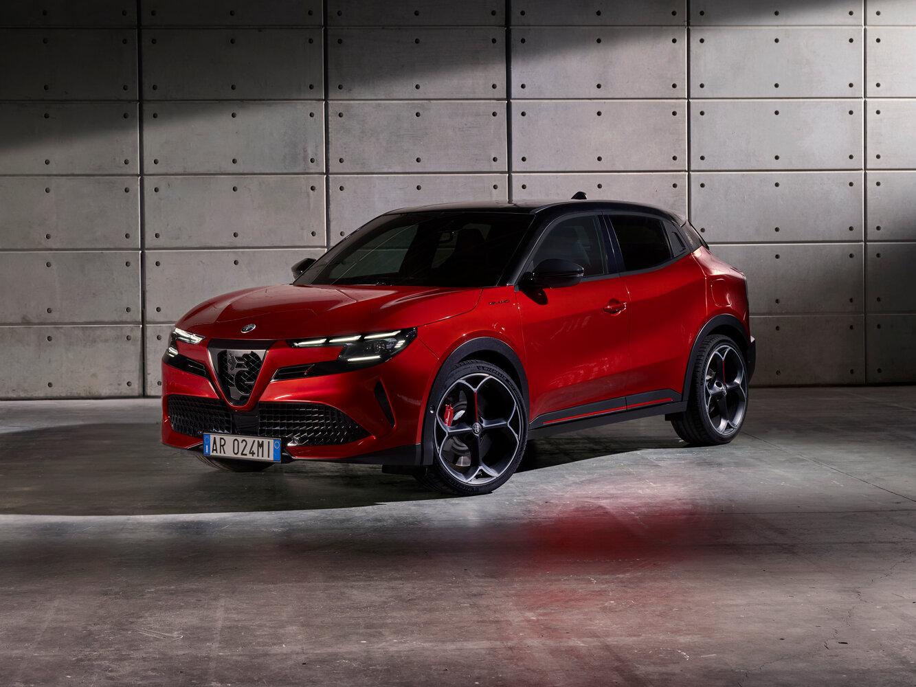 Alfa Romeo Junior I (2024-2026) - Внедорожник 5 дв.