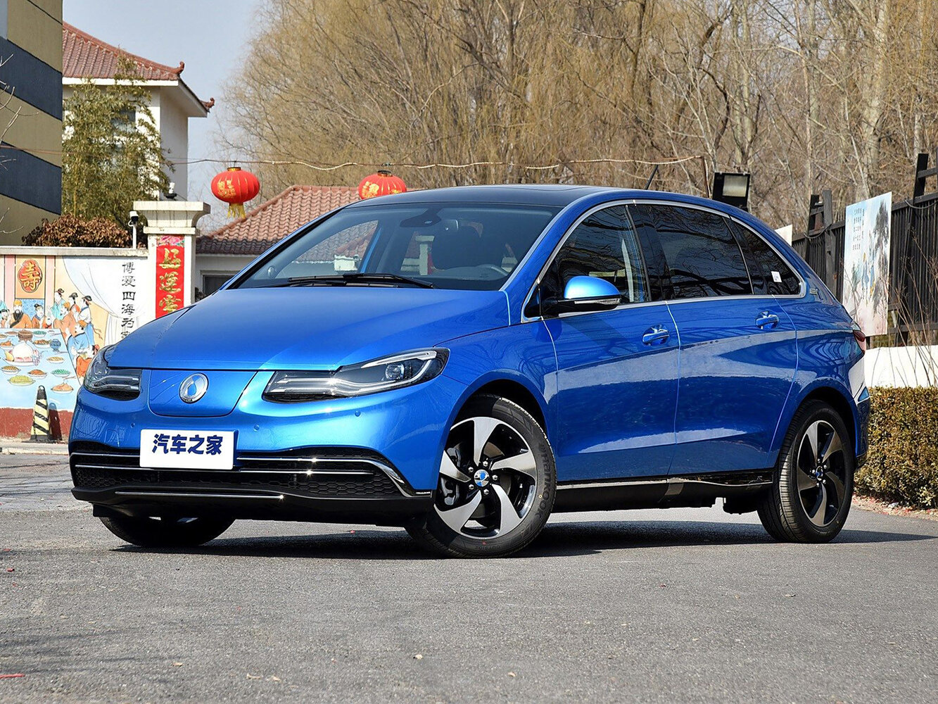 Denza 500 I (2014-2019) - Седан