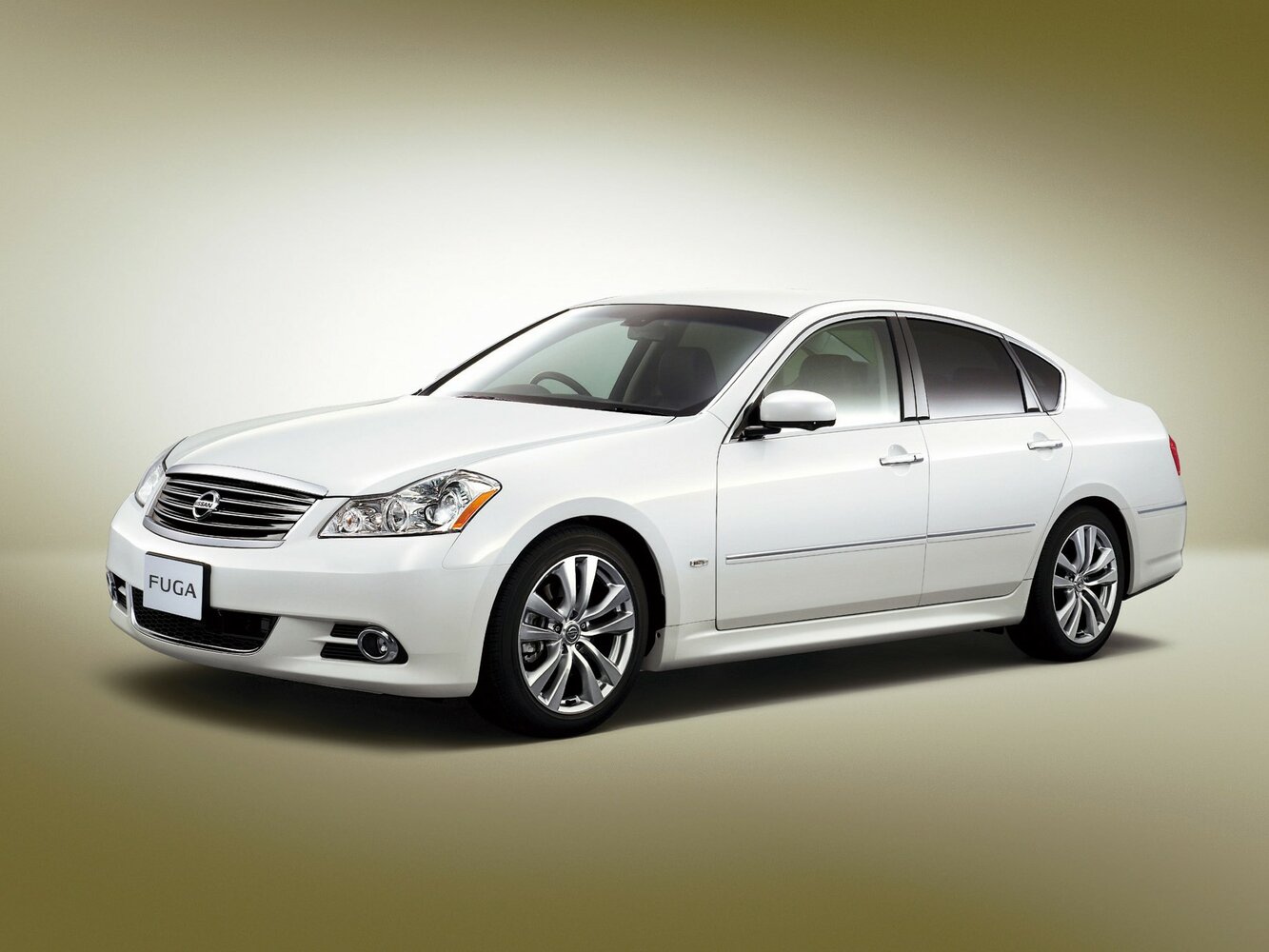 Nissan Fuga I (2004-2009) - Седан